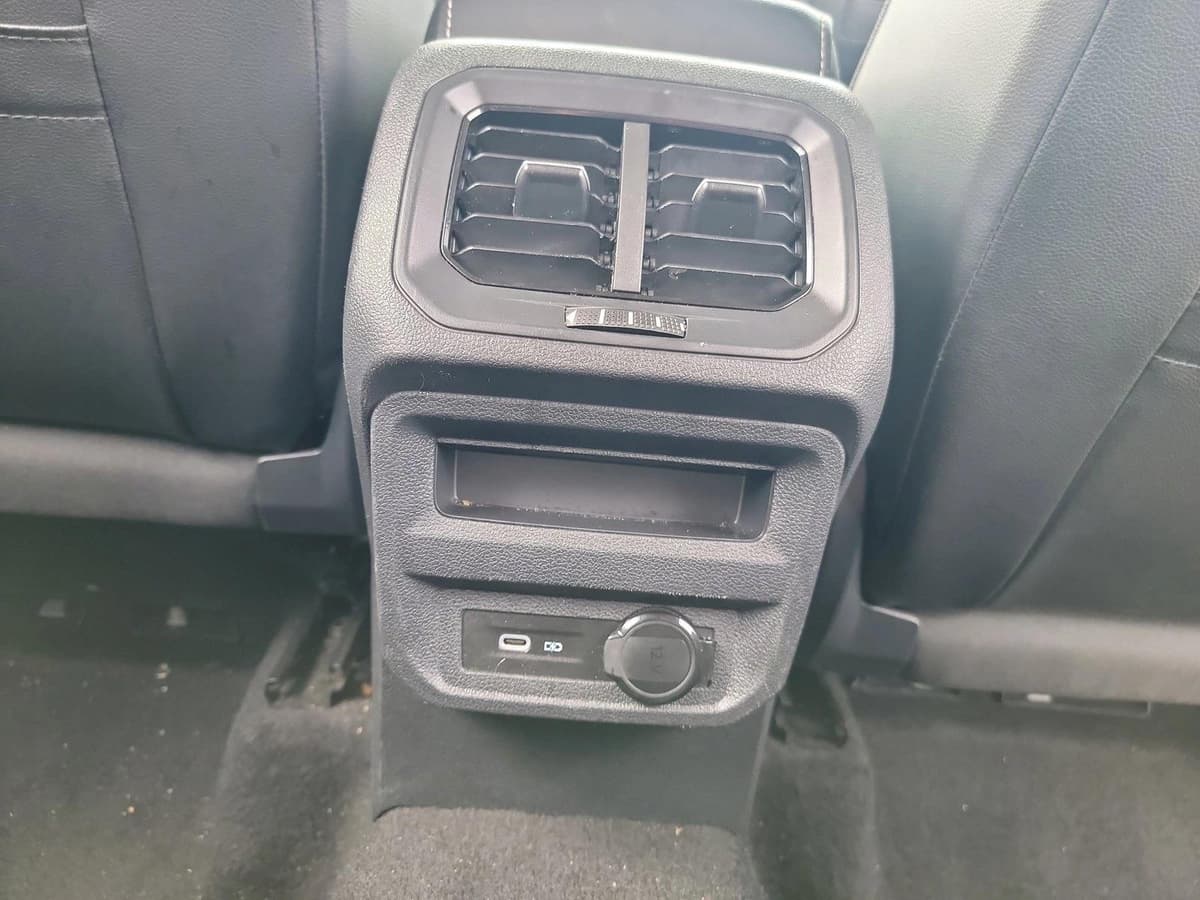 2024 Volkswagen Tiguan - Image 18