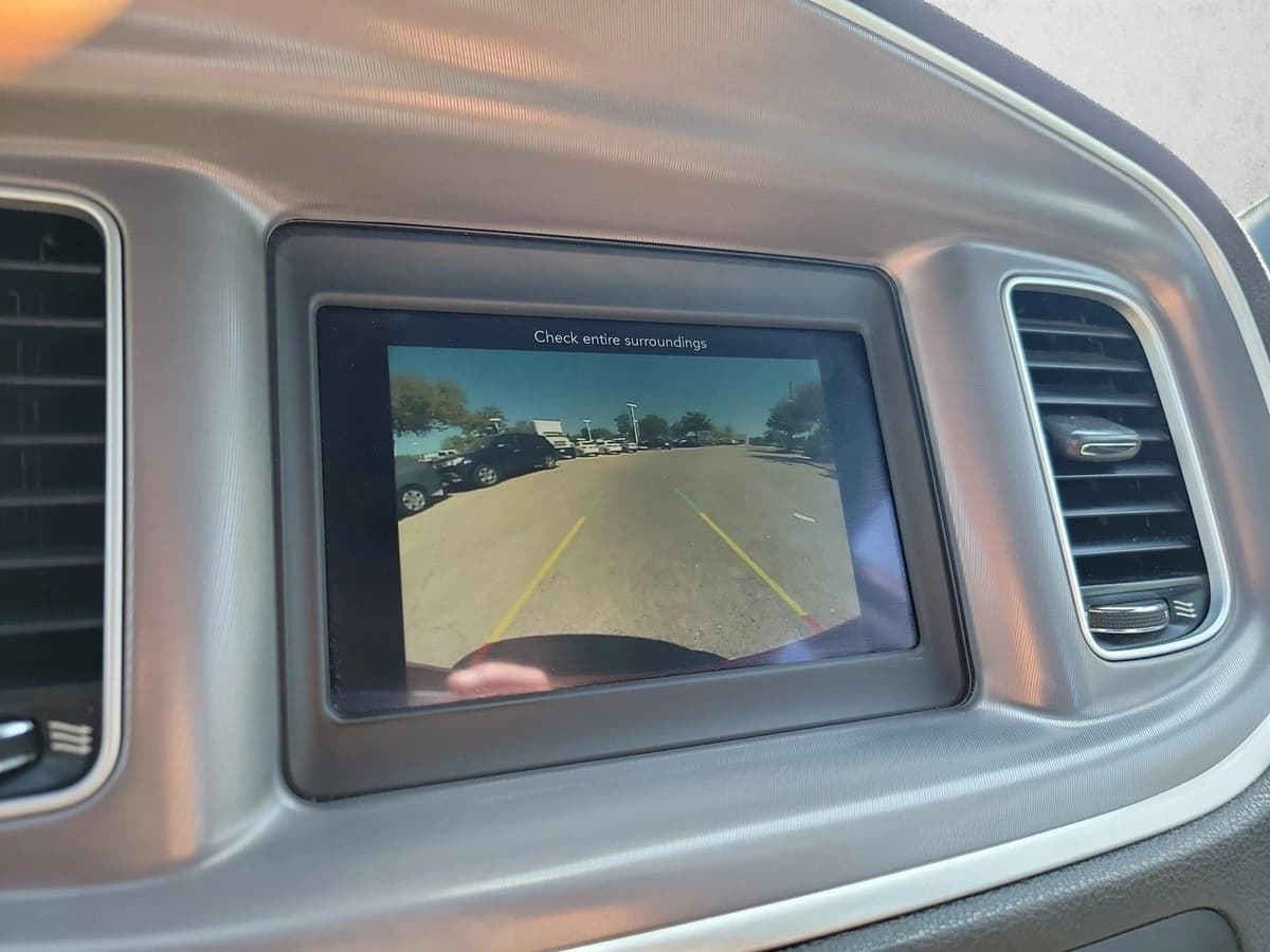 2022 Dodge Charger - Image 23