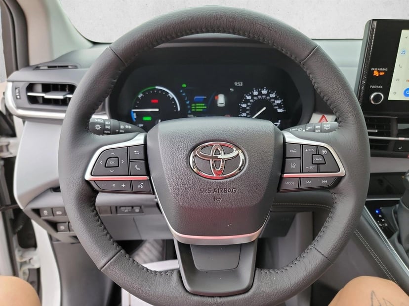 2026 Toyota Sienna - Image 20