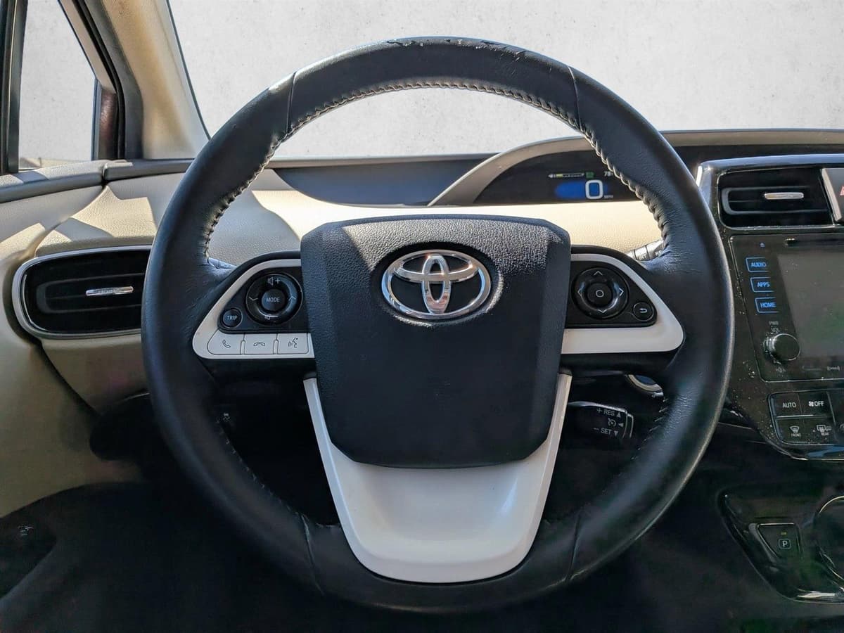 2016 Toyota Prius - Image 16