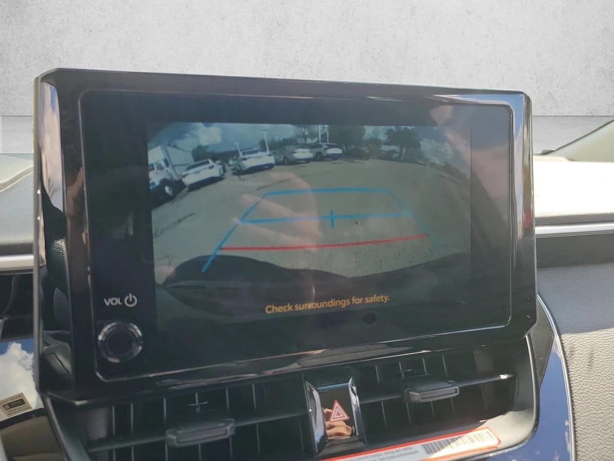 2025 Toyota Corolla - Image 20