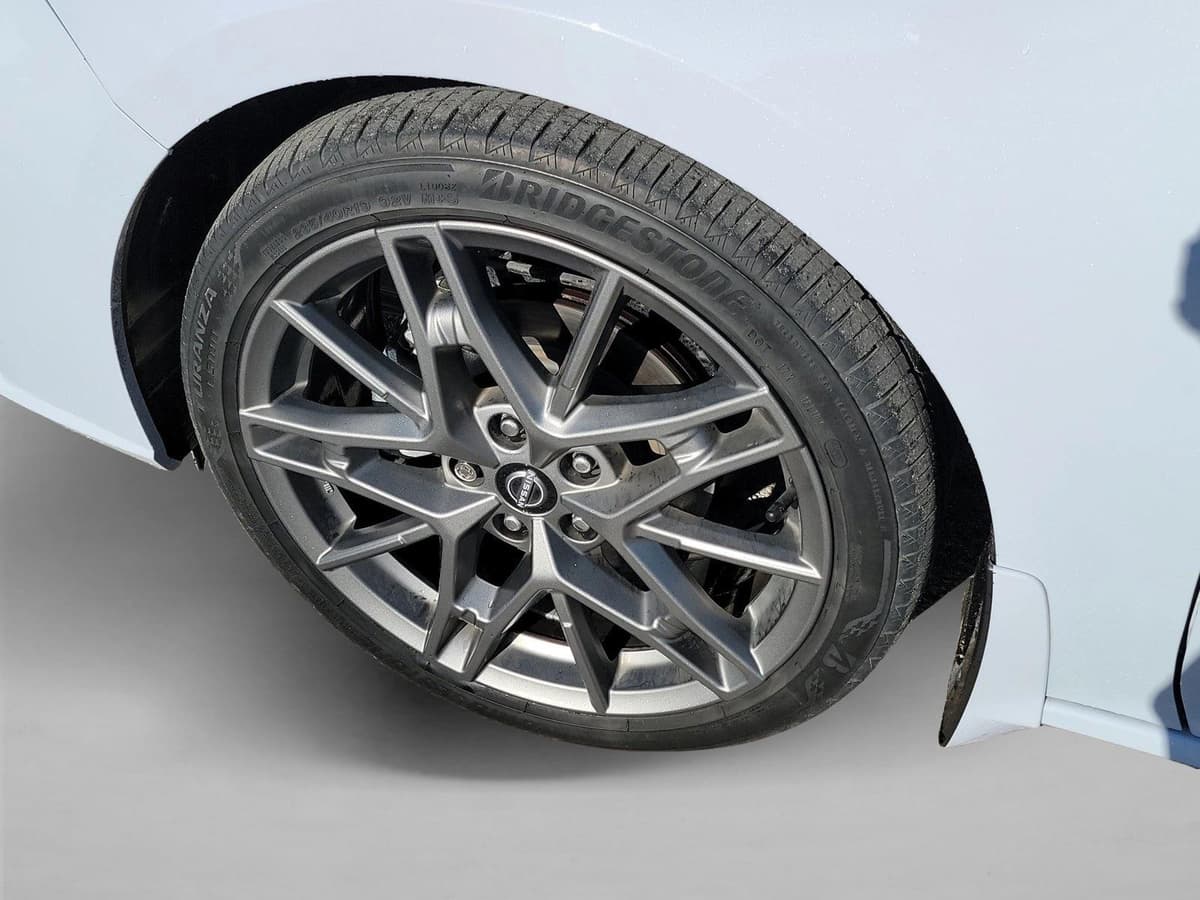 2023 Nissan Altima - Image 9