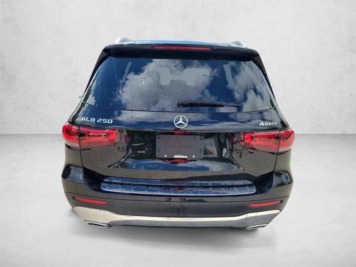 2023 Mercedes-Benz GLB 250 - Image 5