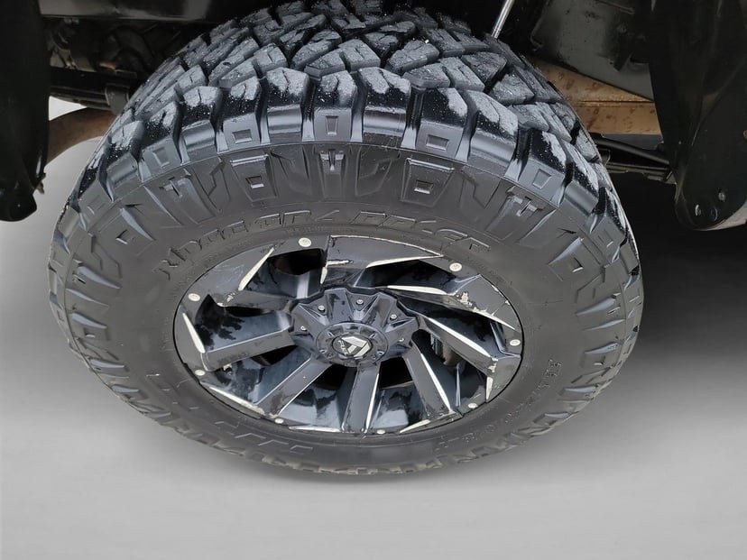 2019 Toyota Tacoma - Image 11