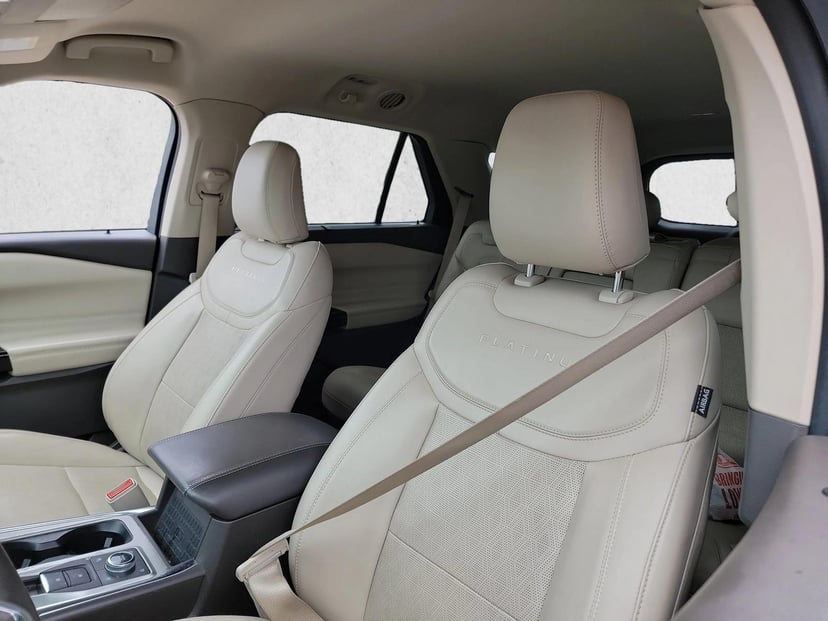 2022 Ford Explorer - Image 13