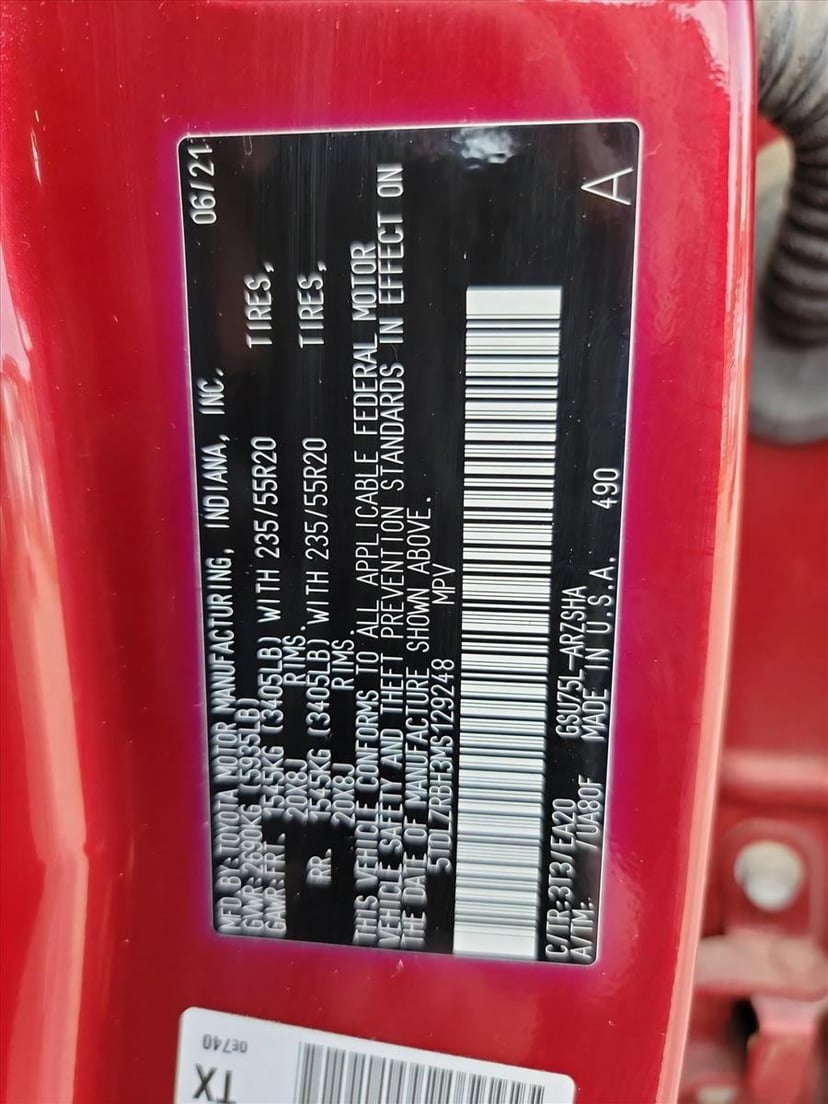 2021 Toyota Highlander - Image 26