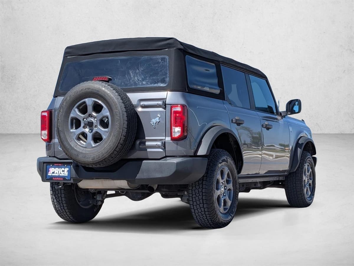 2022 Ford Bronco - Image 5