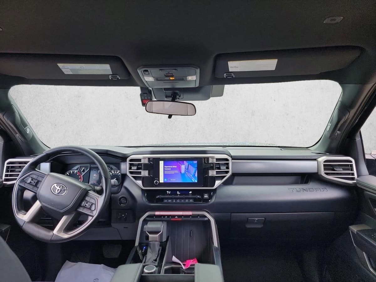 2025 Toyota Tundra - Image 18