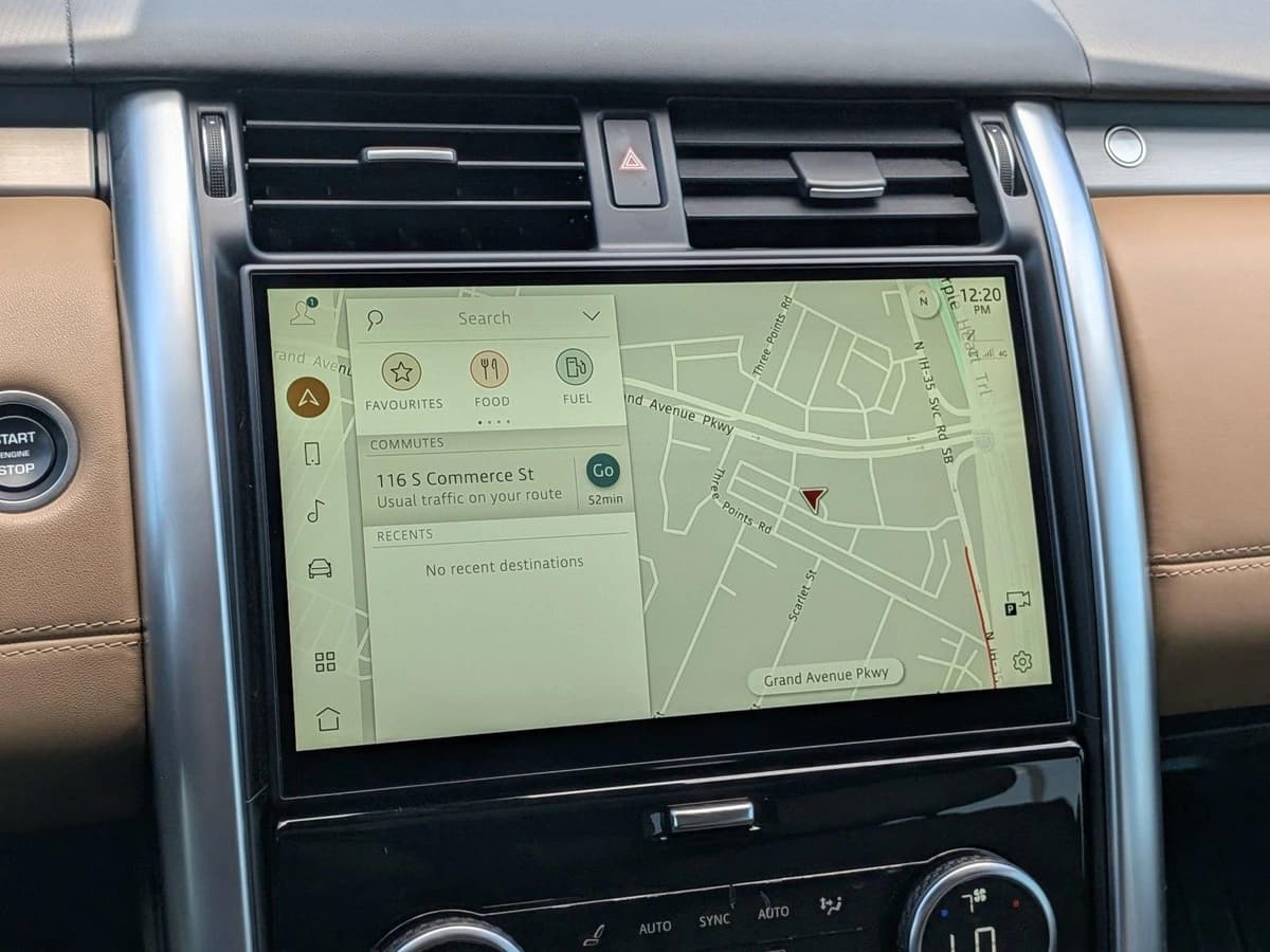 2023 Land Rover Discovery - Image 14