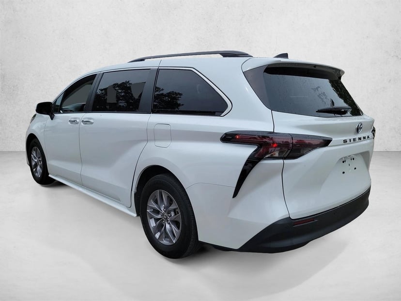 2024 Toyota Sienna - Image 7