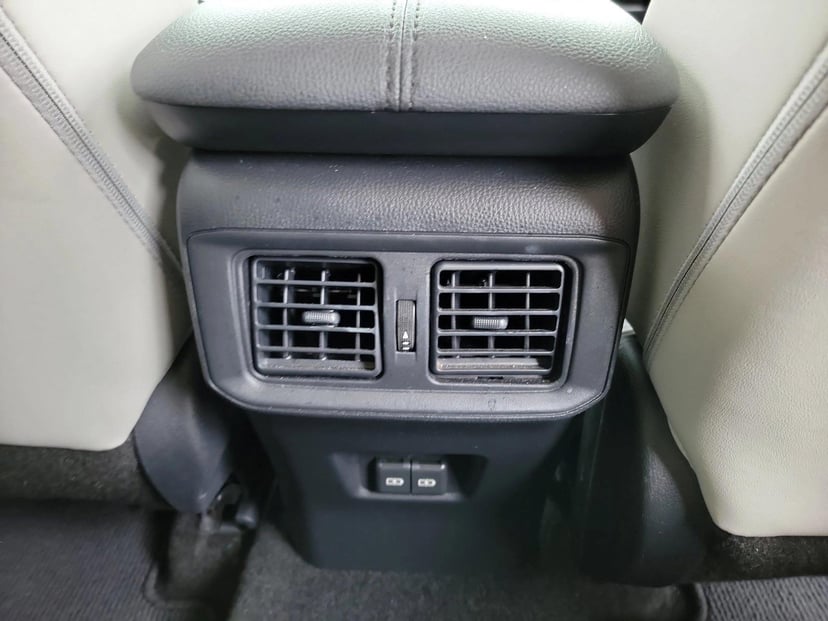 2025 Toyota RAV4 - Image 17