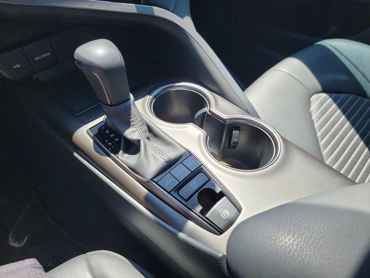 2022 Toyota Camry - Image 19