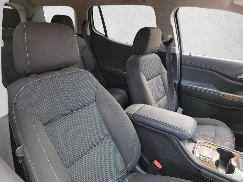 2020 GMC Acadia - Image 15