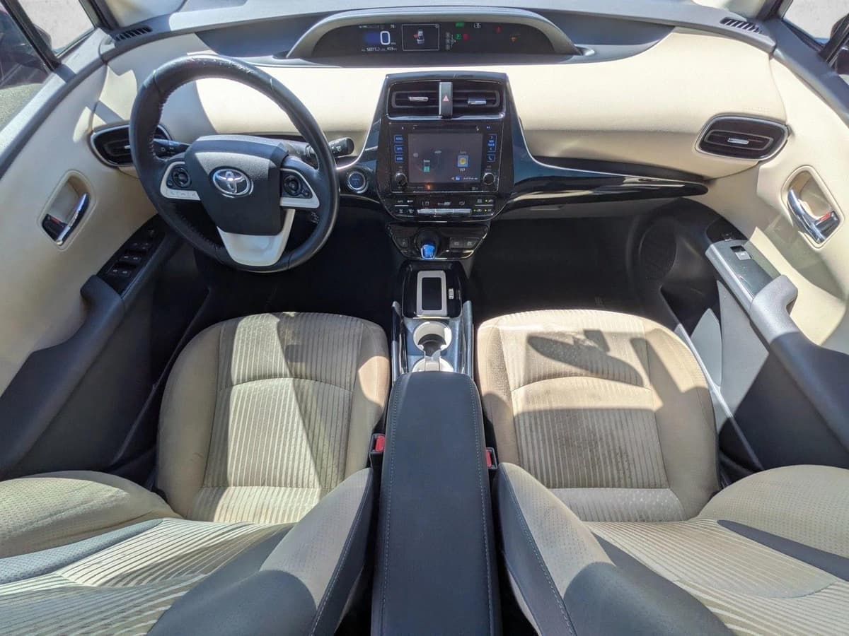 2016 Toyota Prius - Image 18