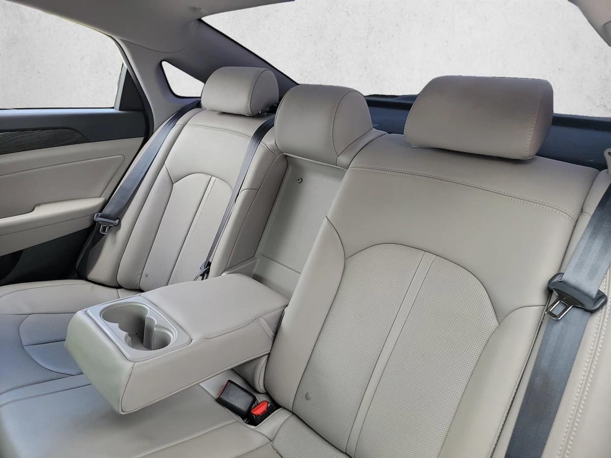 2018 Hyundai Sonata - Image 10