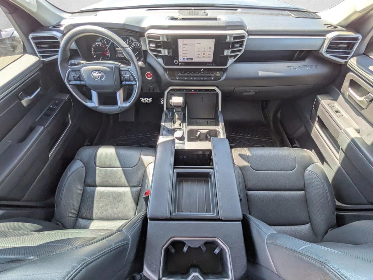 2022 Toyota Tundra - Image 18