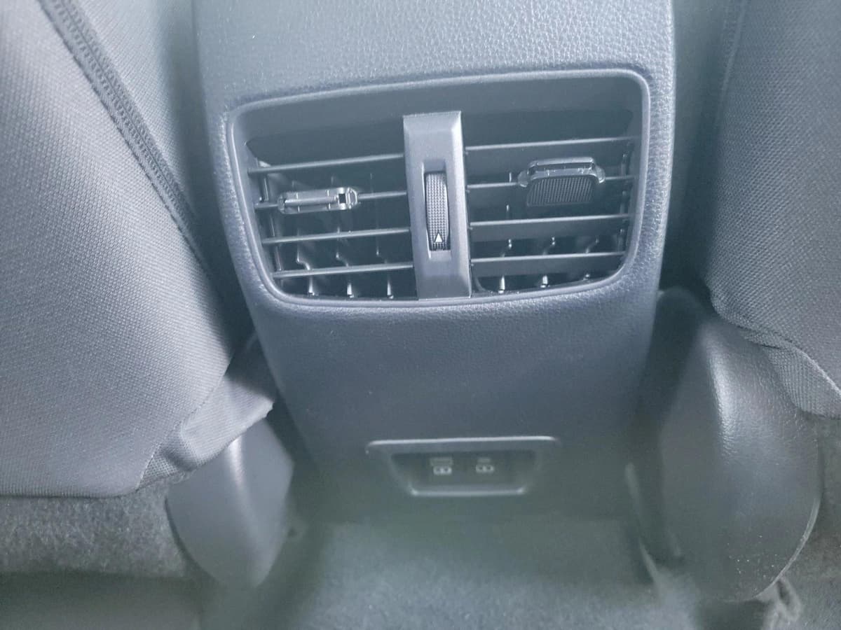 2022 Toyota Corolla Cross - Image 17