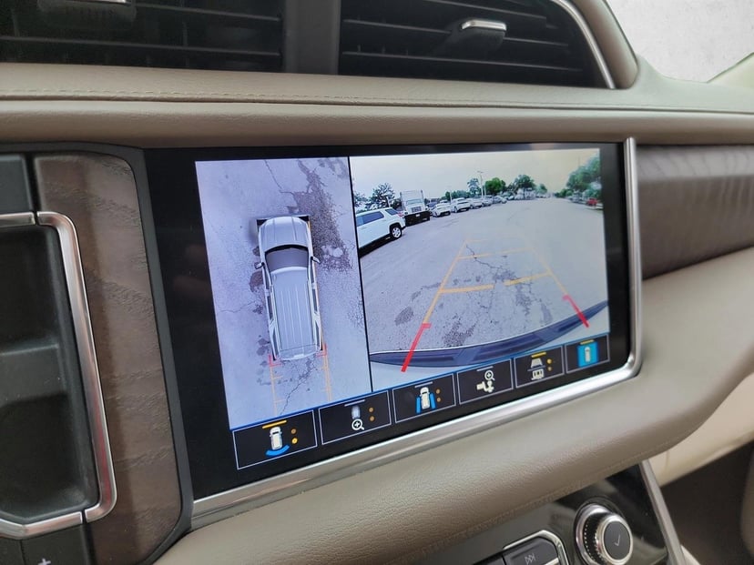 2021 GMC Yukon - Image 25