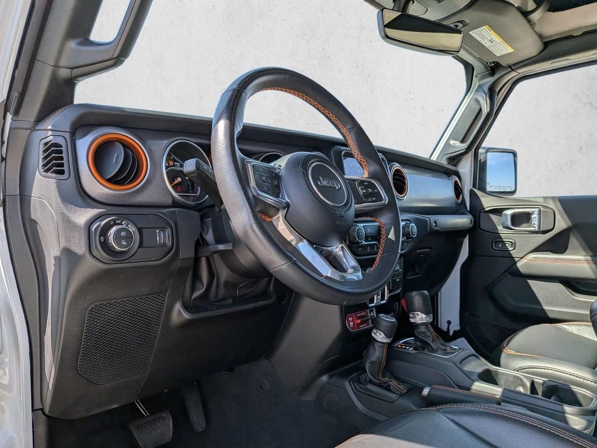 2023 Jeep Gladiator - Image 10