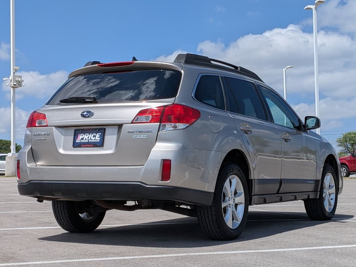 2014 Subaru Outback - Image 5