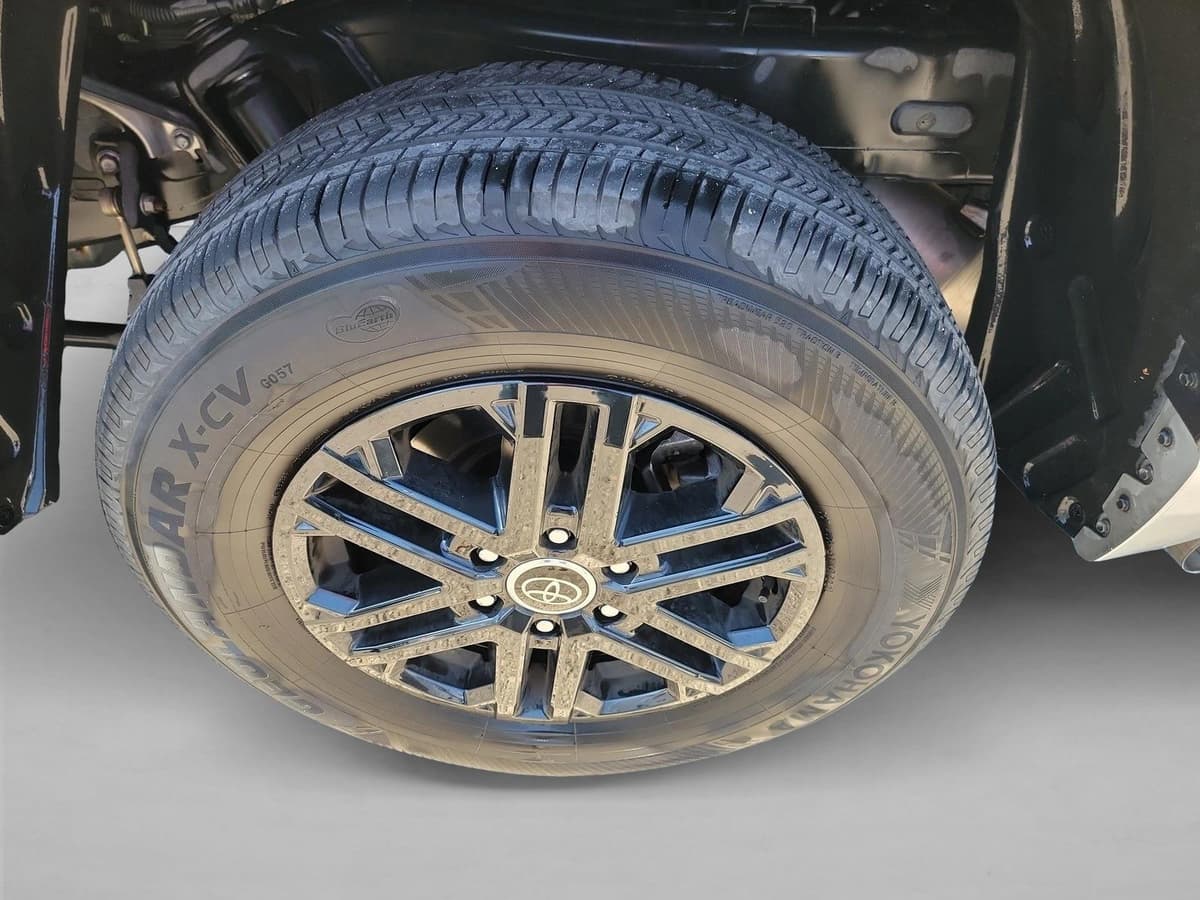 2024 Toyota Tundra - Image 12