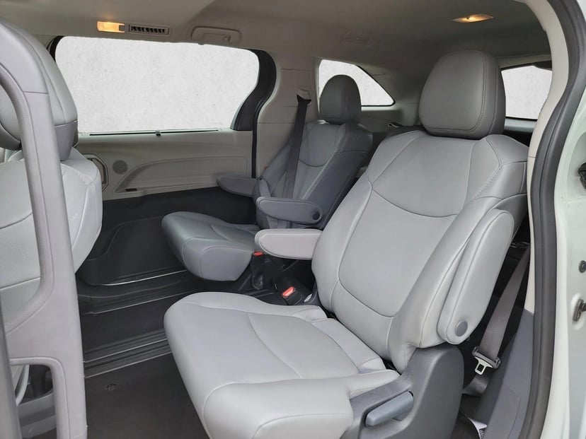 2024 Toyota Sienna - Image 14