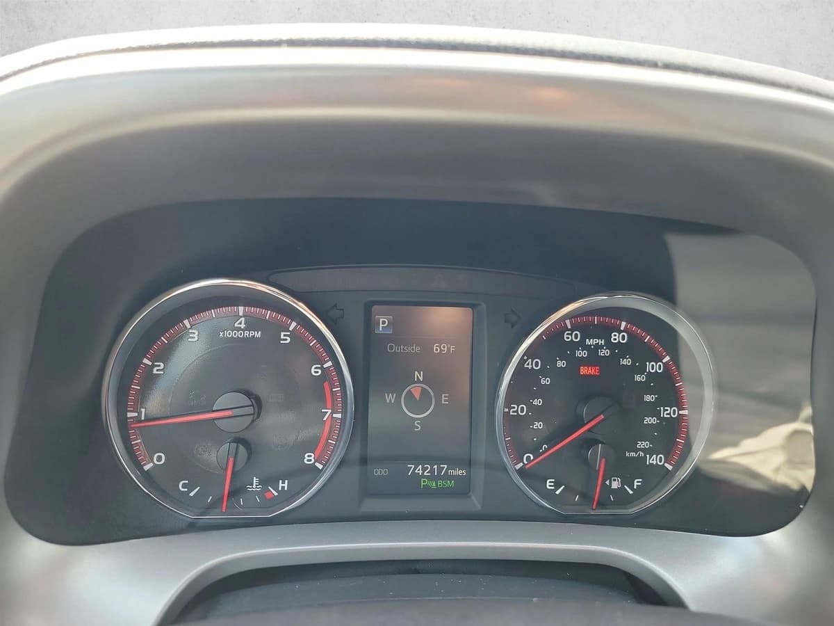 2016 Toyota RAV4 - Image 17