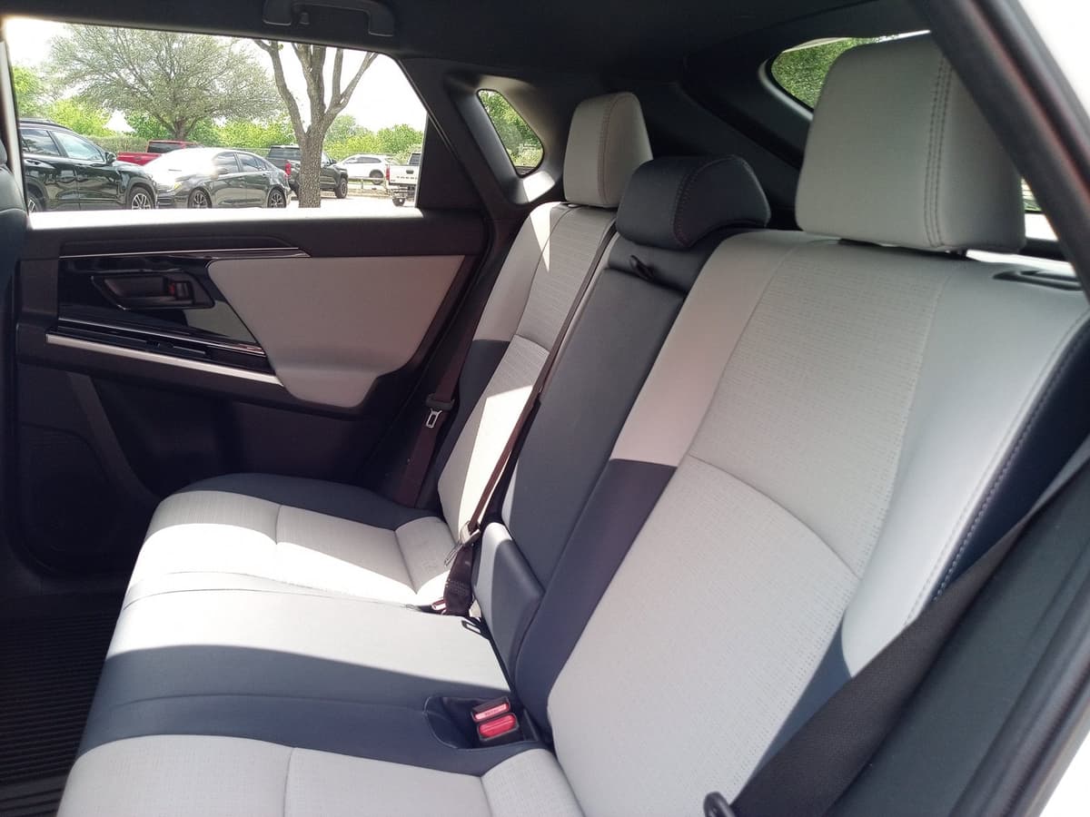 2025 Subaru Solterra - Image 14