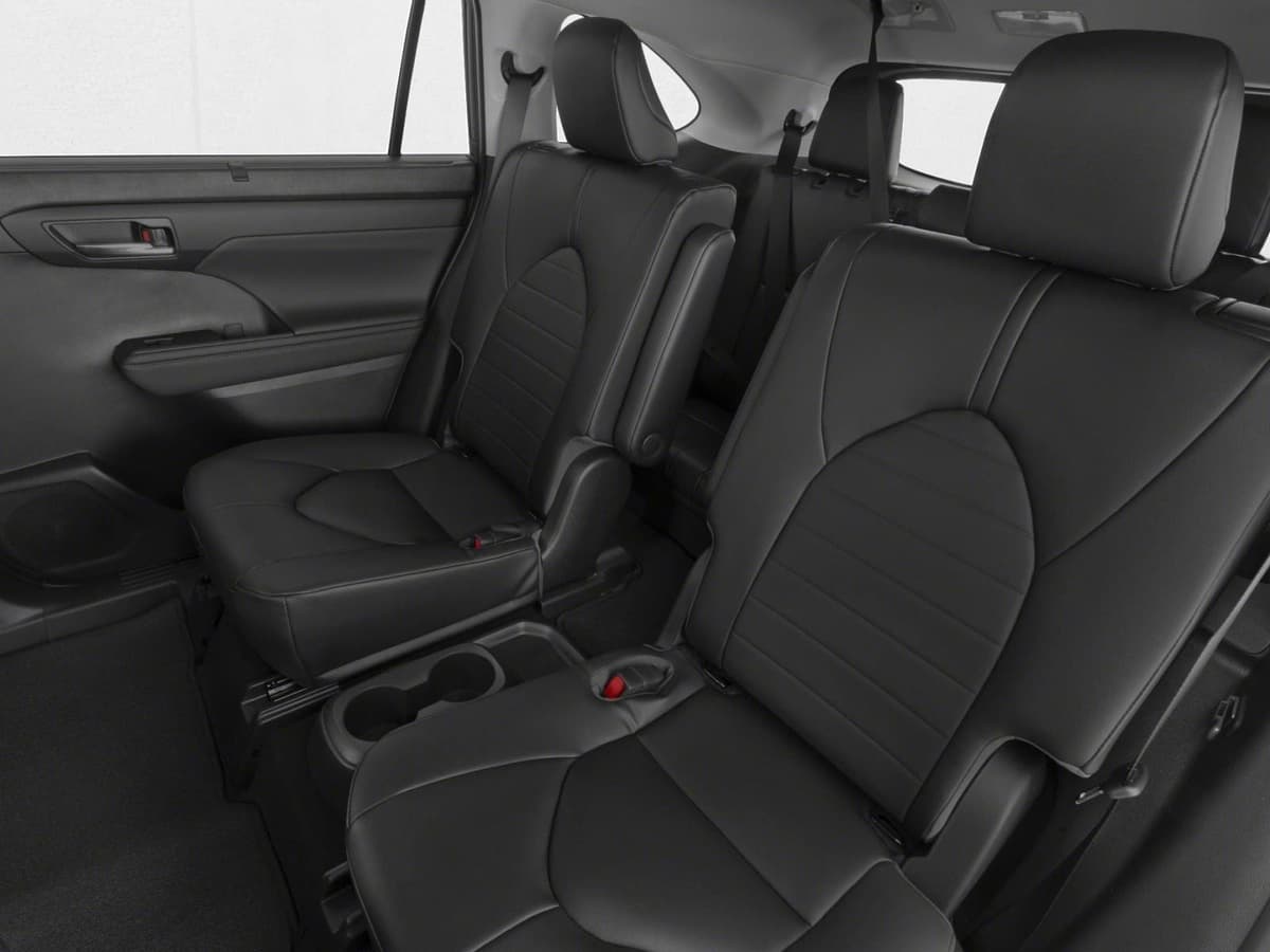 2026 Toyota Highlander - Image 9