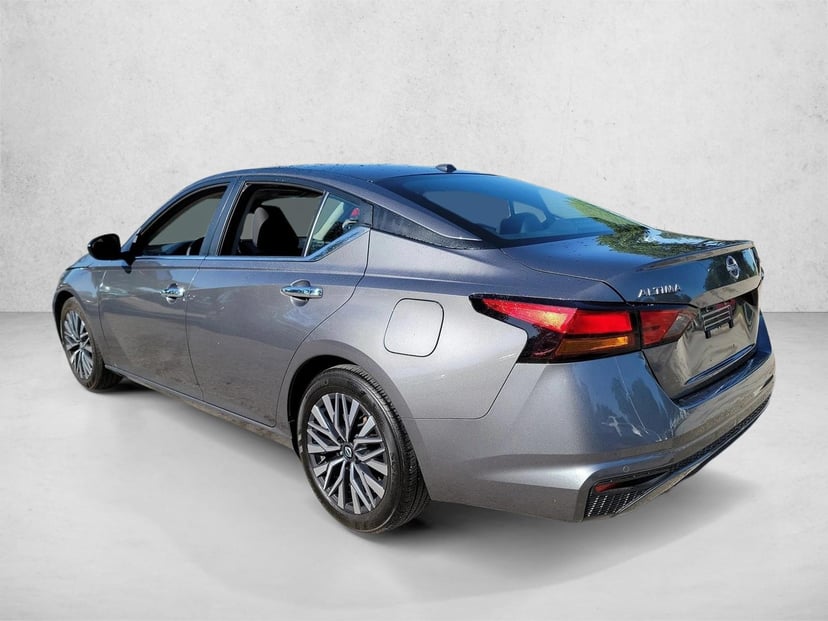 2024 Nissan Altima - Image 7
