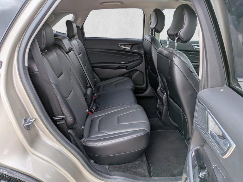 2018 Ford Edge - Image 19