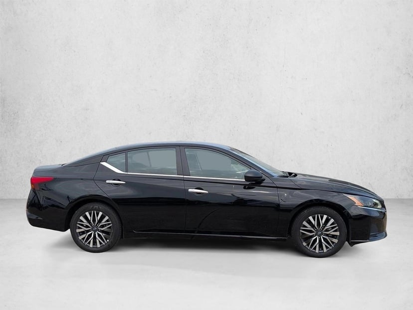 2025 Nissan Altima - Image 1