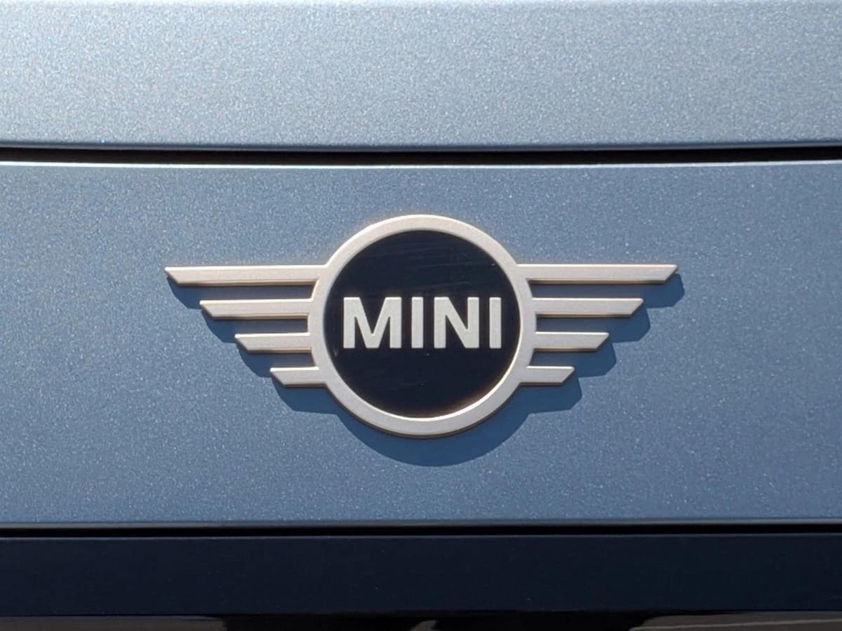 2025 MINI SE Countryman - Image 23