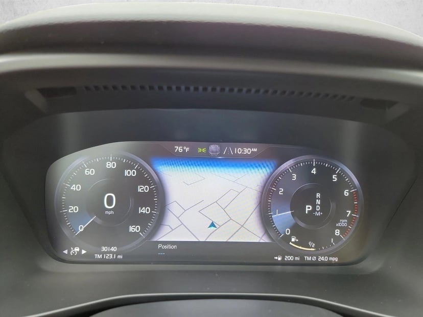 2022 Volvo XC40 - Image 21