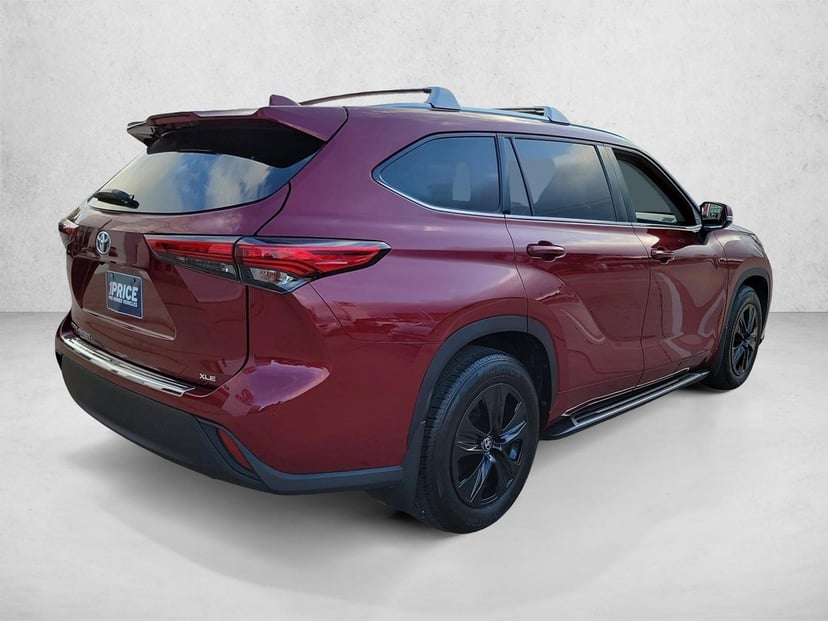 2020 Toyota Highlander - Image 2