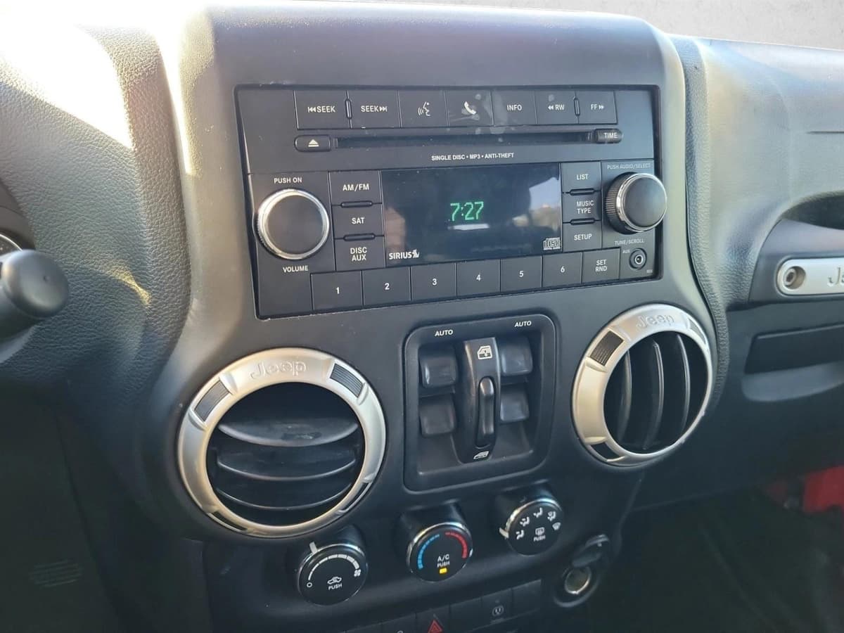 2016 Jeep Wrangler JK Unlimited - Image 19