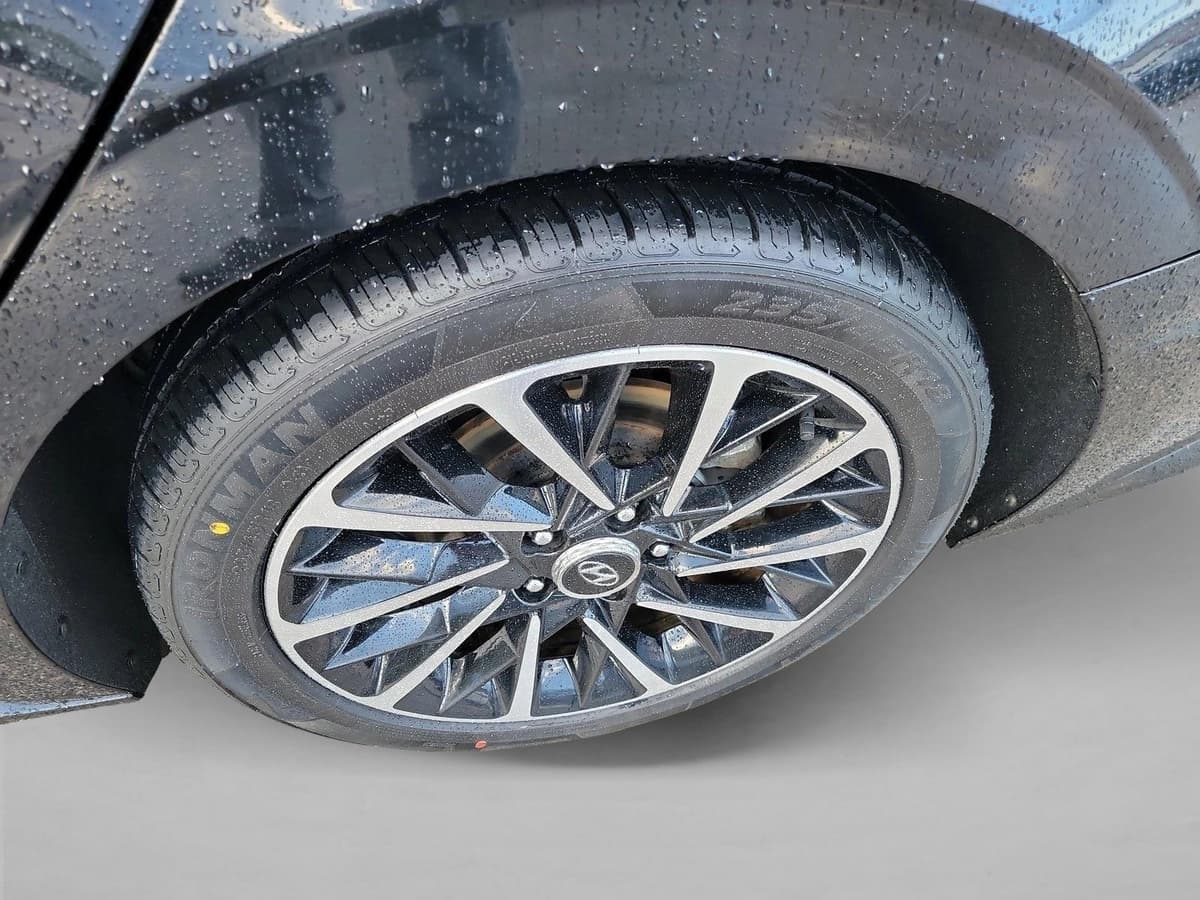 2021 Hyundai Sonata - Image 12