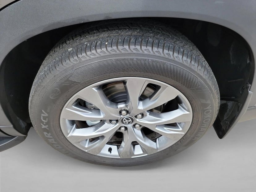 2025 Toyota Grand Highlander - Image 12