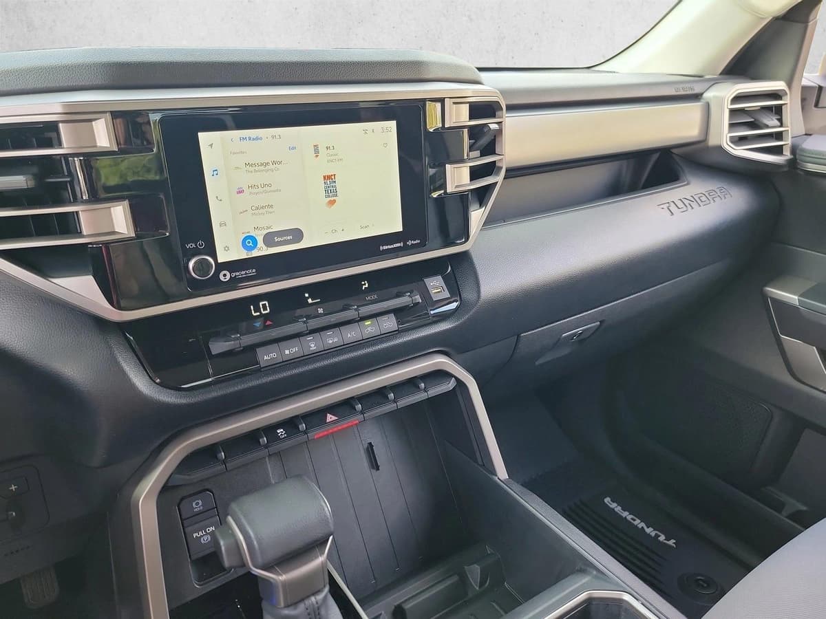 2023 Toyota Tundra - Image 21