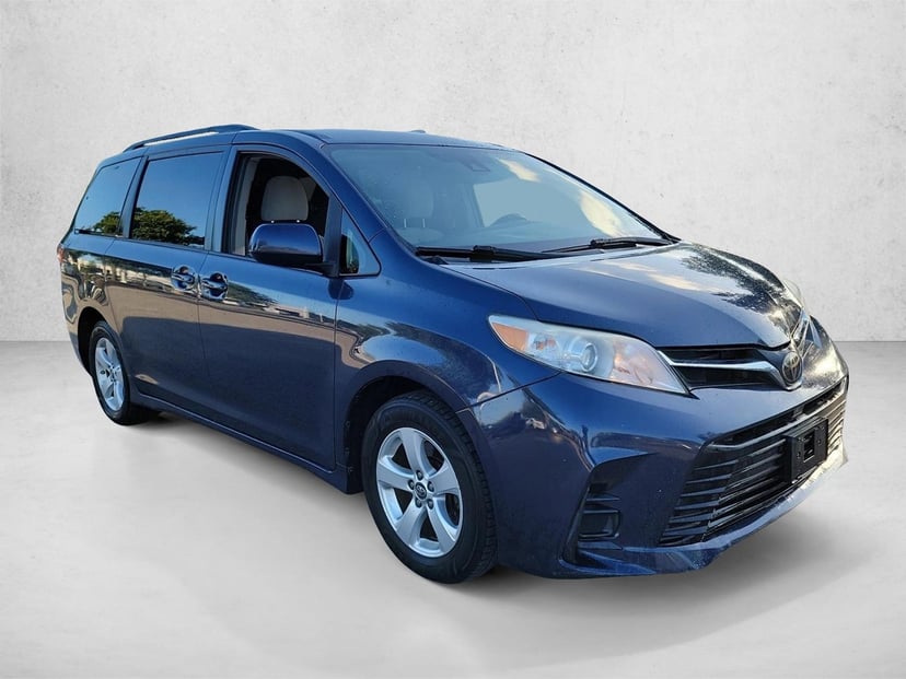 2018 Toyota Sienna - Image 1