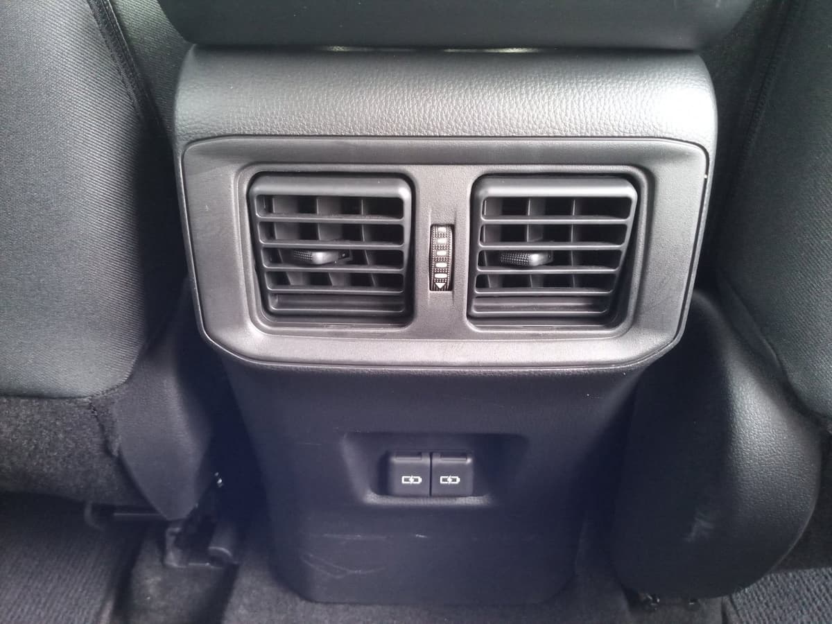 2023 Toyota RAV4 - Image 17