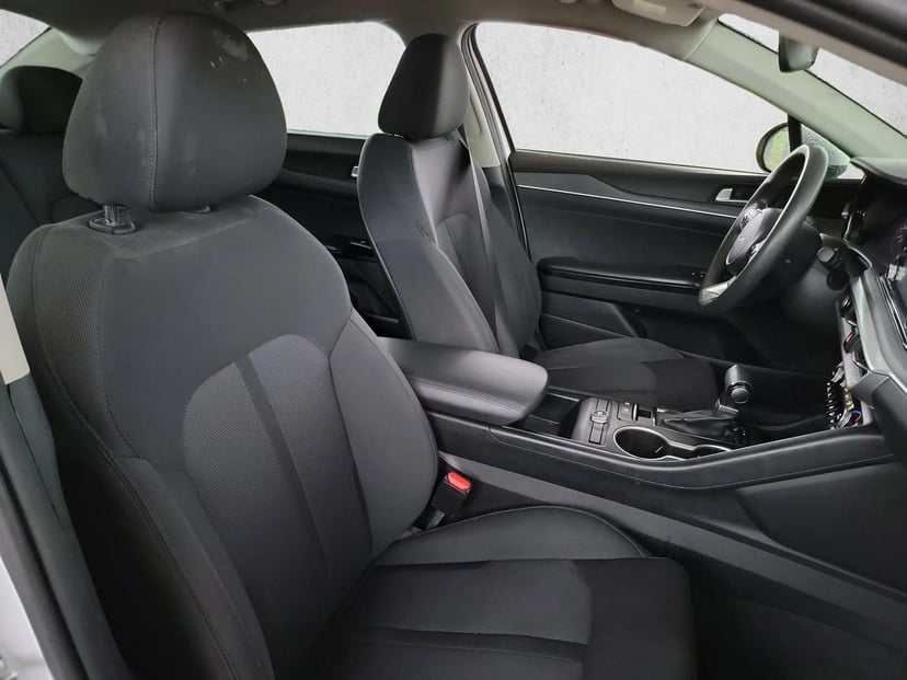2023 Kia K5 - Image 17
