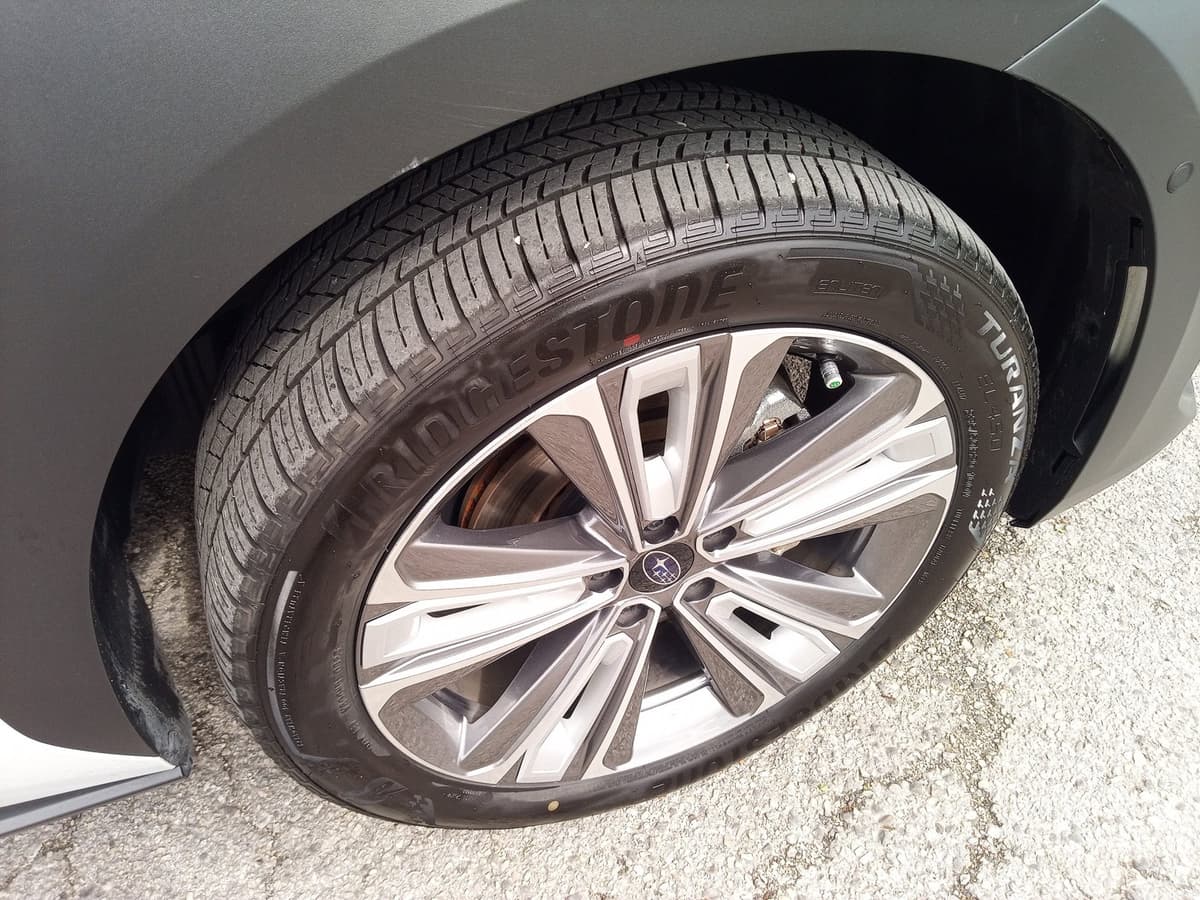 2025 Subaru Solterra - Image 10