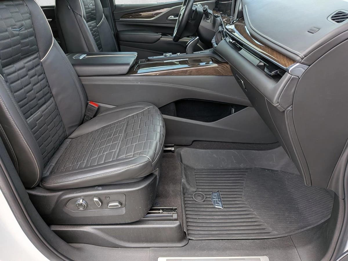 2023 CADILLAC Escalade - Image 21