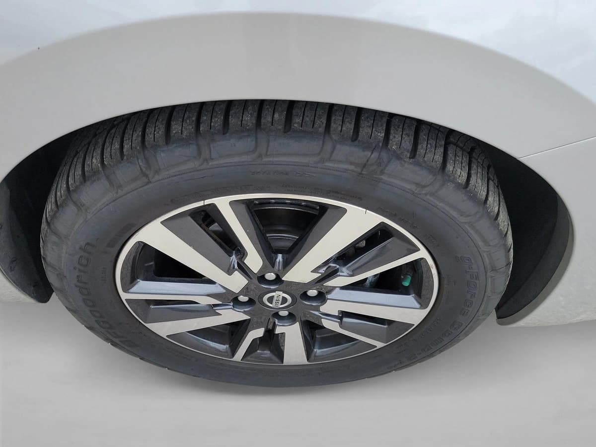 2020 Nissan Versa - Image 10