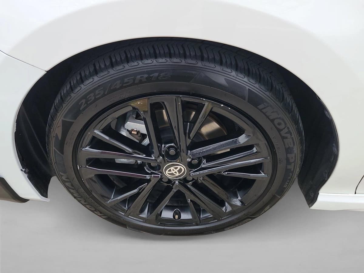 2025 Toyota Camry - Image 9