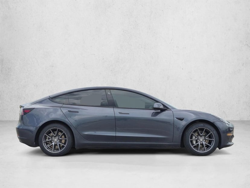 2022 Tesla Model 3 - Image 3