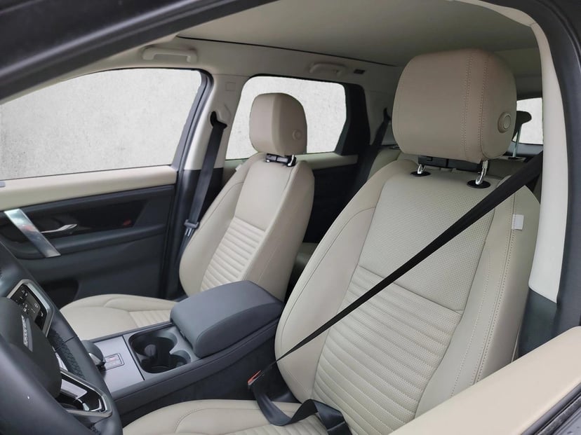 2025 Land Rover Discovery Sport - Image 13