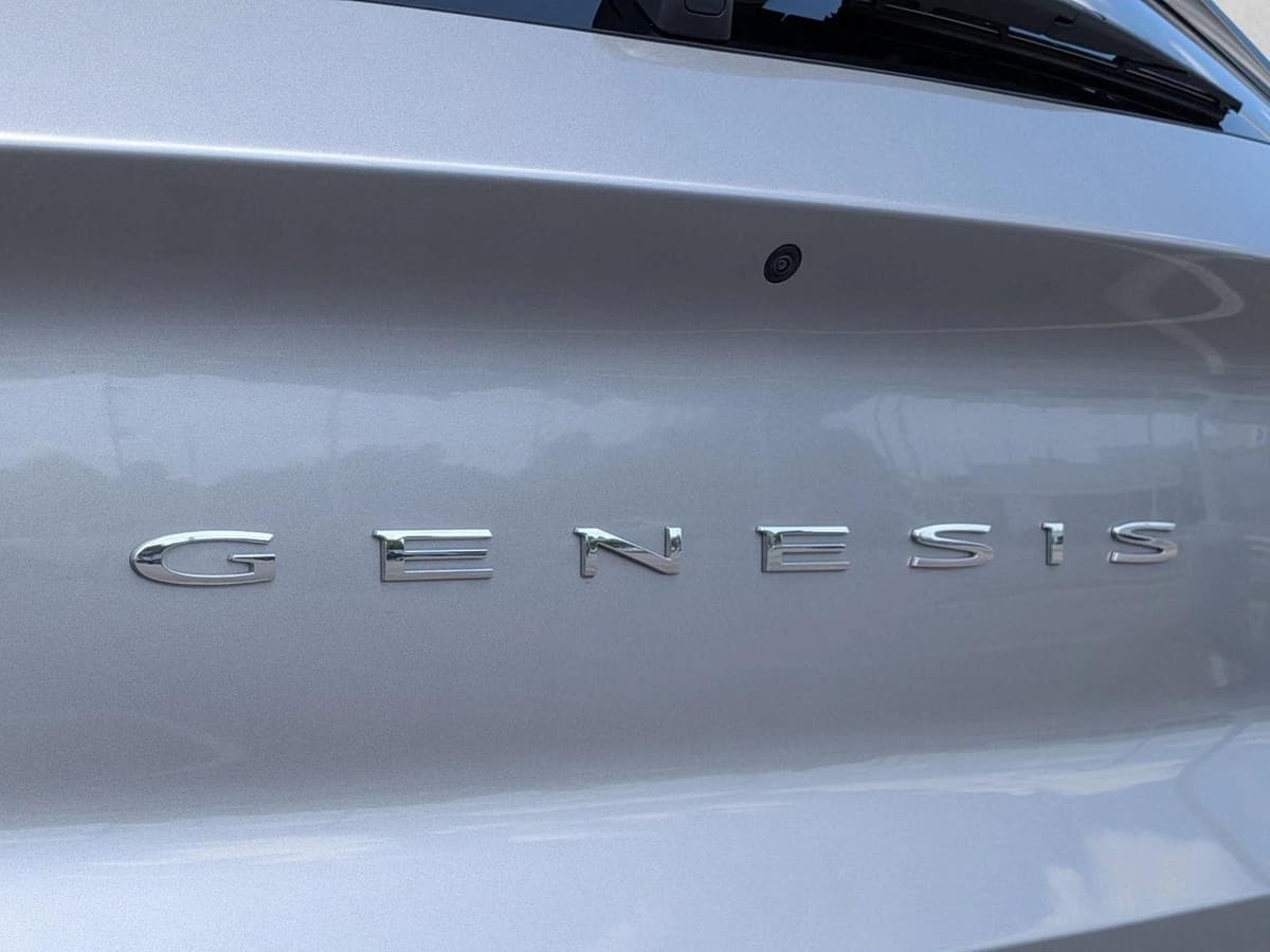2024 Genesis GV80 - Image 22