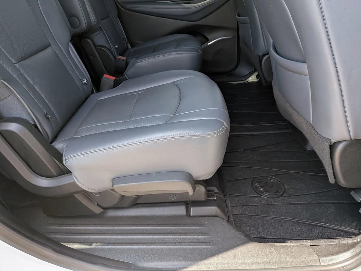 2022 Buick Enclave - Image 21